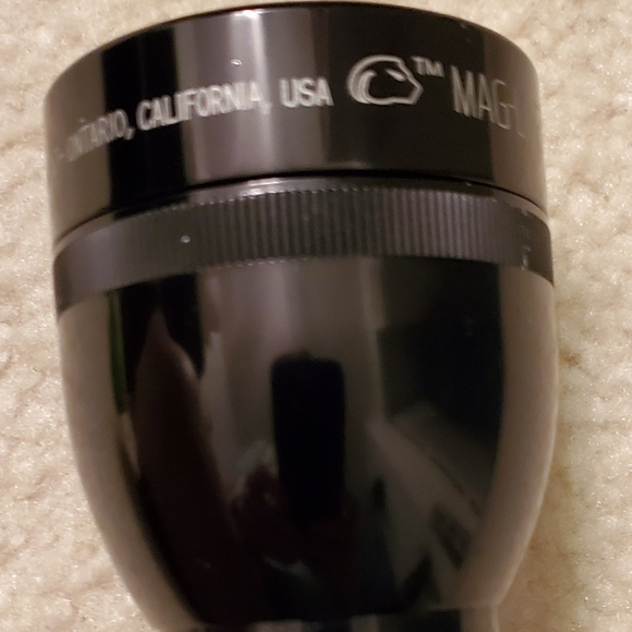 Rare 20" Mag-Lite Vintage Black Working as Shown In Pictures - Picture 2 of 12